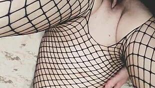 the mature skinny wife gets anal in her homemade video