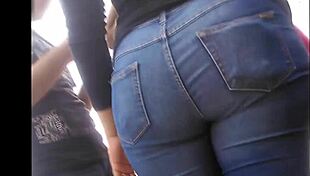 Culona En Jeans Apretados - Teen 18+ With Big Candid Ass