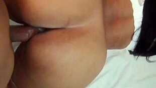 אני אוהב איך התחת הענק שלי מקבל זיין במלון פלאזה 41