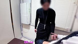 Teaching shy office colleague sex during lunch break, feeling her excitement