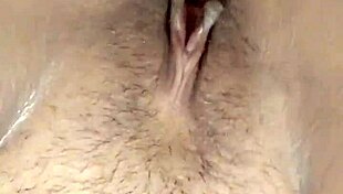 Encuentro A La Vecina Culona Masturbándose Y Me Invita A Pasarla Rico