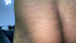 me follo a mi hermanastra cuando esta en la casa aburrida