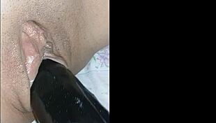 Chris Vivi Safadinha Exibindo Seu Bucetão Rosa E Molhado