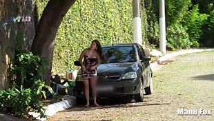 Fodendo na rua! Watch this public cumshot on big tits!