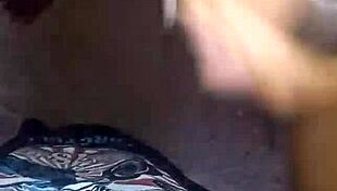 una mamada rápida en el baño abandonado con monster cock y wet pussy 😈