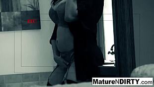 Watch Brunette Milf Fuck Secretly!