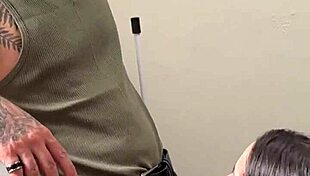 Se tem um homem feliz nesse mundo é esse corno com blowjob humiliation 😏