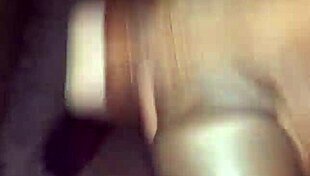 una mamada rápida en el baño abandonado con monster cock y wet pussy 😈