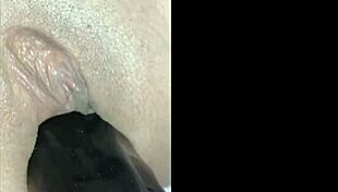 Chris Vivi Safadinha Exibindo Seu Bucetão Rosa E Molhado