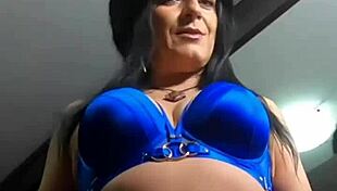 I Hope You Like My Very Chic and Trendy Clothes