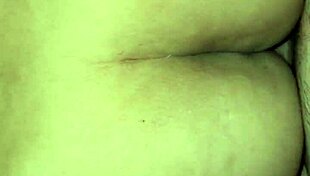 Encuentro A La Vecina Culona Masturbándose Y Me Invita A Pasarla Rico