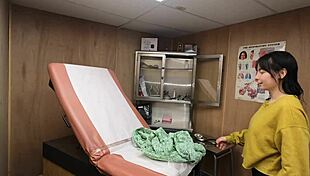 scarlett johnson feels the passion in her medical tit consultation part 2