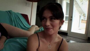 Kylie Ireland y Ashlyn Rae Disfrutan Sexo Lésbico Joven 18+ y Madura SQF