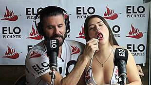 ema ribeiro acepto los desafios de elo podcast in a cute colombian interview