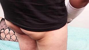 arab muslim in hijab, does she insert cock in ass?