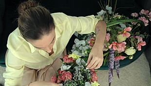 pleased flower buyer and received squirt afterwards