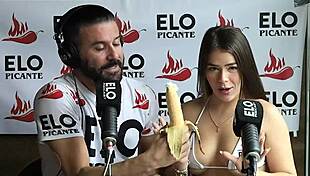 ema ribeiro acepto los desafios de elo podcast in a cute colombian interview