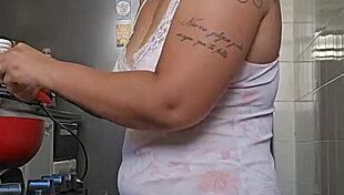 Pregnant Woman Shows Off Her Big Ass And Mature Body To Young 18+ Admirers!