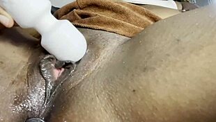 Big Dildo Makes Horny Ebony Cream Her Pussy!