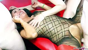 tak percaya asia milf dan mature jerman dalam gangbang mentah