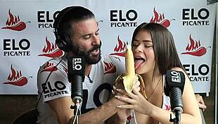 ema ribeiro acepto los desafios de elo podcast in a cute colombian interview