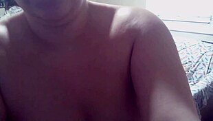 this workout challenge goes from gym attire to naked yoga poses 😍