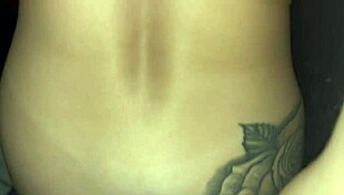 MEU NAMORADO ME LEVOU PRA CHUPAR O PAU DE UM DESCONHECIDO NO GLORYHOLE