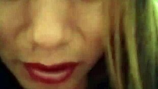 Chica trans moans suggestively as she enjoys anal pleasure