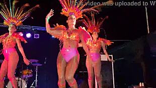 why wear pantyhose and stockings on that big ass?