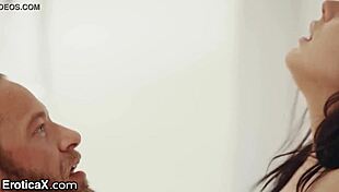 Horny brunette, fulfill my desires 😘