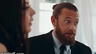 Horny brunette, fulfill my desires 😘