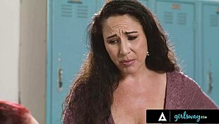 Jewell marceau brings pussy for freya parker's lunch