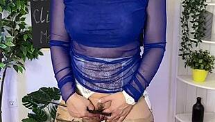 Hot milf reveals secrets of clitoris play