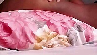 en-chan teaches three fingers technique intriguingly