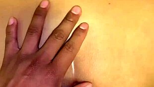 me quede solo con mi novia y la puse de perrito, se mueve rico