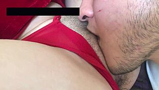 Girlfriend Receives Wet Vagina Oral