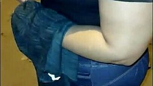 Mature Latina Exhibitionist Shaking Ass On Street