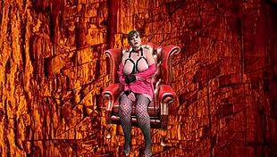 granny peggy sue cumming from byg myk jerking her strapon