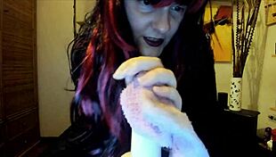 curvy italian girl makes you worship her dirty socks.