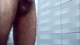 Tunggu Jiran Di Bilik Mandi, Patut Ke Saya Onani?