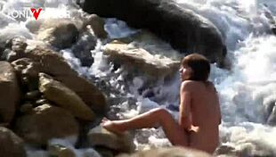 Beach voyeur horny chick gets fucked by stranger right on the beach!