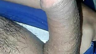 palpitante solo masturbation in casual everyday setting