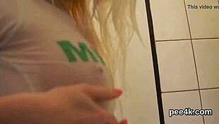 Striking Babe's Juicy Pussy Filled With Warm Pee And Squirts