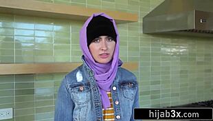 Sexy Teen Tries Sucking Cock!