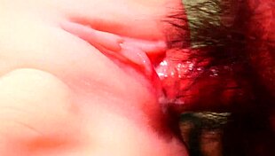 I prefer cumming outside her body 😏