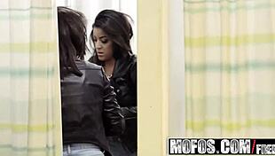 Mofos Pervs On Patrol Smokin Hot Shoplifter Mia Martinez Makes Deal With Sean Lawless