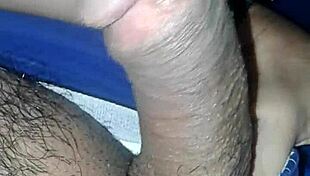 palpitante solo masturbation in casual everyday setting