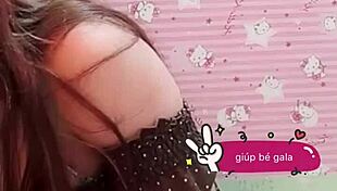 Red panty upskirt with vietnamese girl