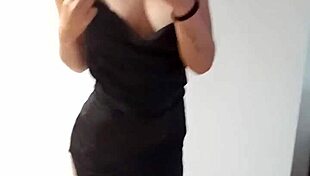 beautiful big natural tits babe getting sexy attention 😘