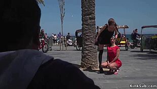 Curvy petite babe flashes on the streets!